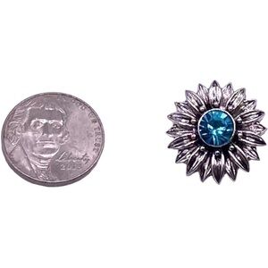 Ginger Snap #203 - “Aqua & Silver Sunflower” For 18mm Snap Jewelry!